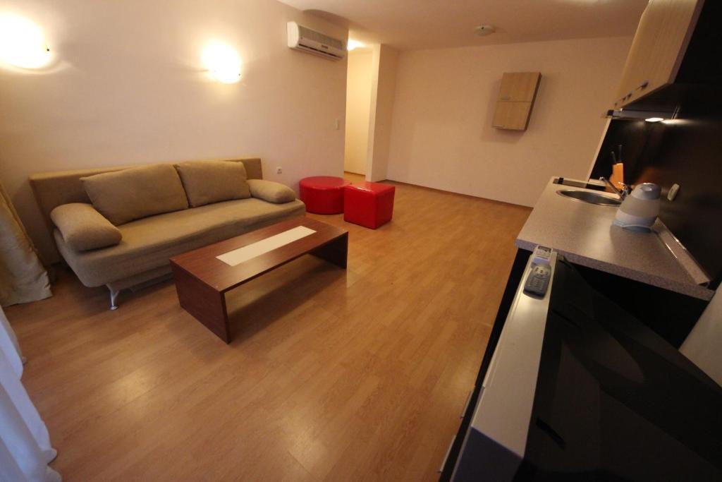 Eden - Menada Apartments Sunny Beach Room photo
